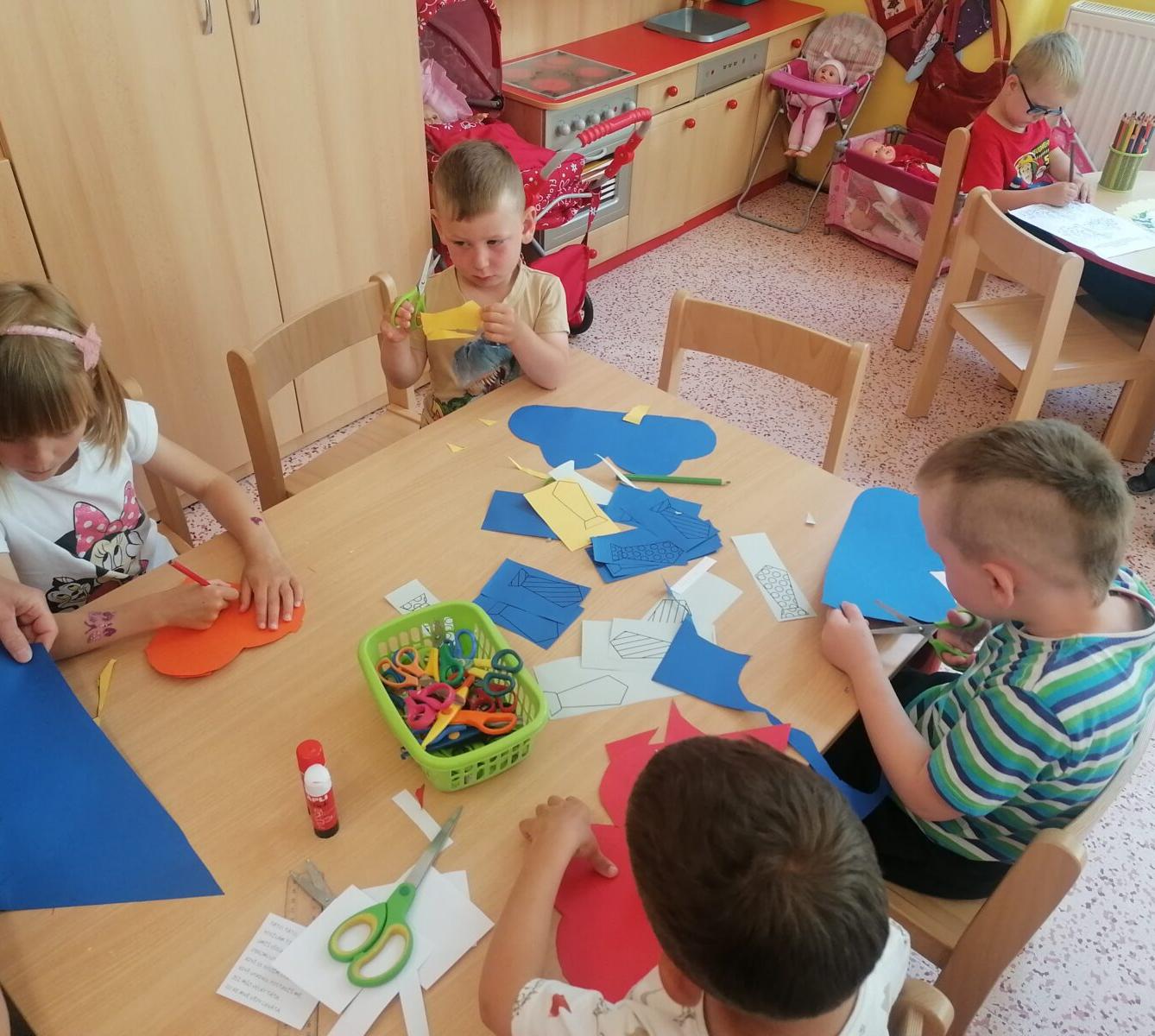 Vyrábíme dárečky pro tatínky :-) - 26