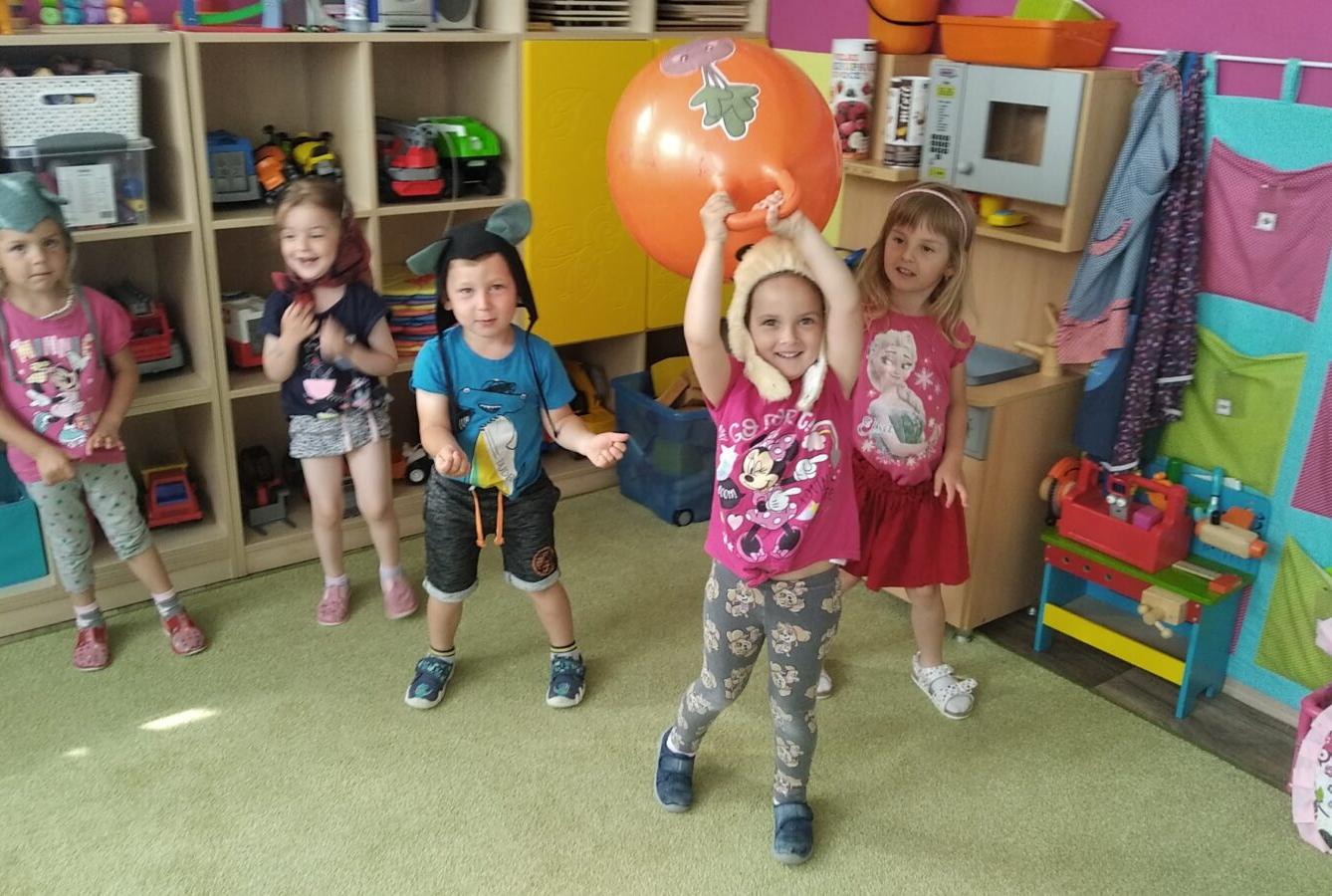 broučci: ,,Z POHÁDKY DO POHÁDKY“ - 19