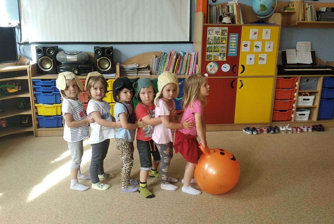 broučci: ,,Z POHÁDKY DO POHÁDKY“ - 22