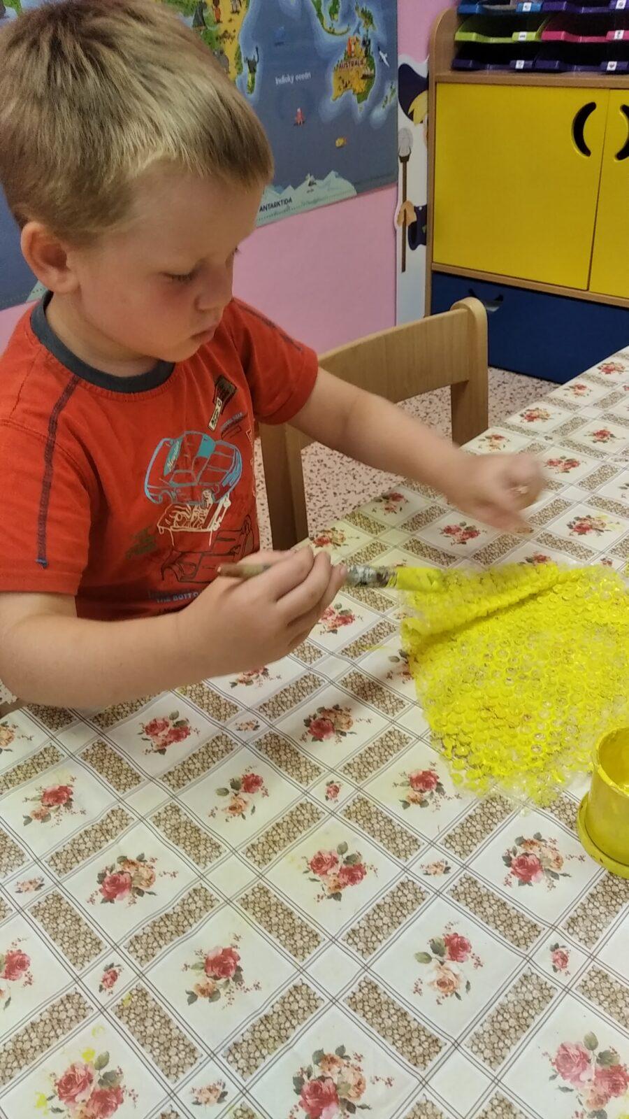 TÝDENNÍ PROJEKT 2 : ,,OD KYTIČKY K MEDU“ - 19