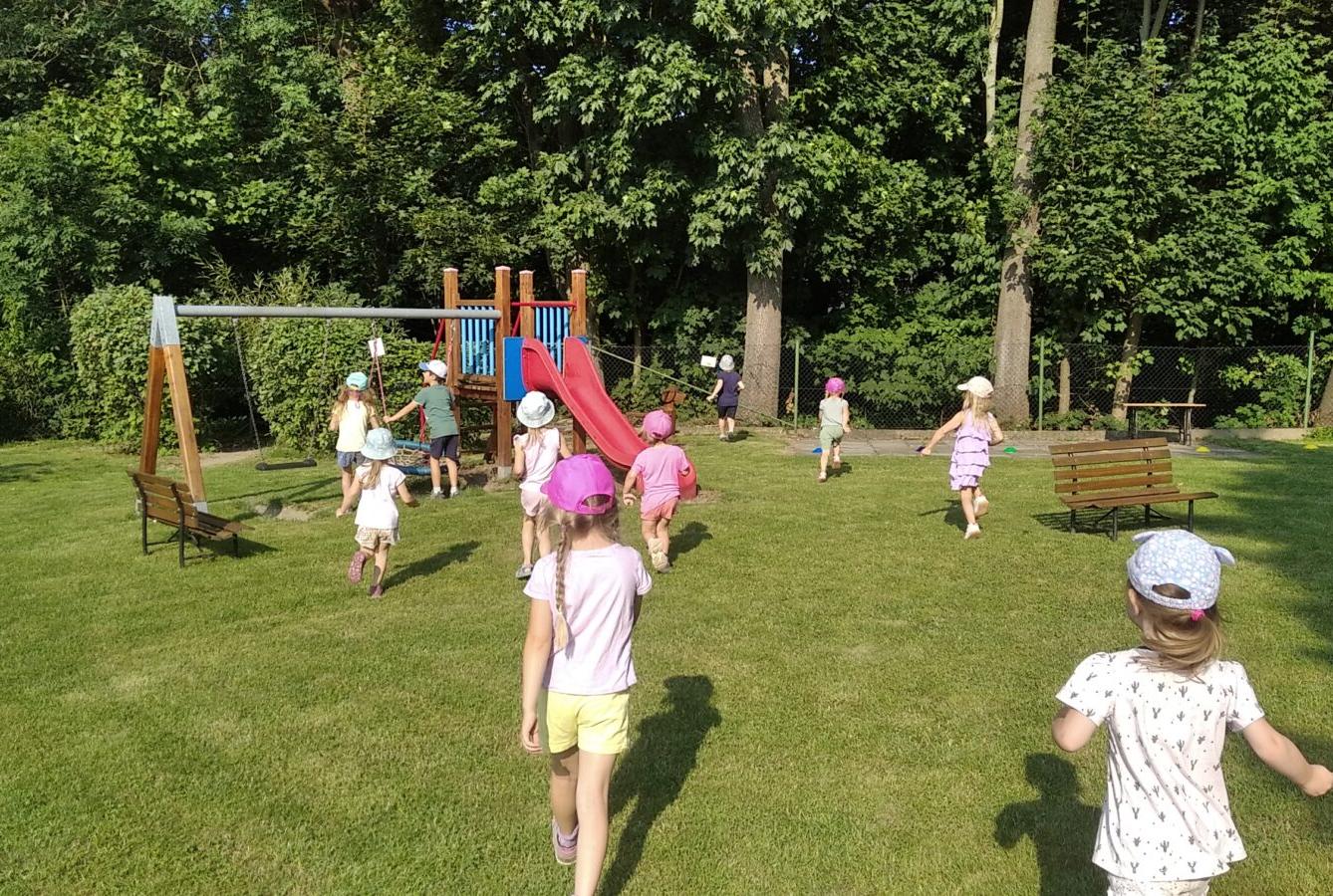 TÝDENNÍ PROJEKT 2 : ,,OD KYTIČKY K MEDU“ - 26