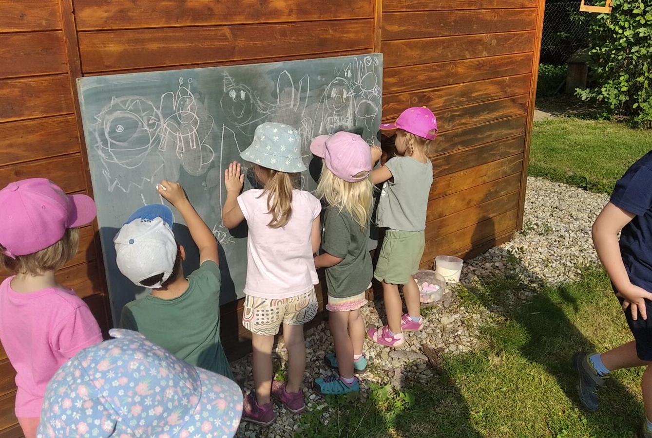 TÝDENNÍ PROJEKT 2 : ,,OD KYTIČKY K MEDU“ - 29