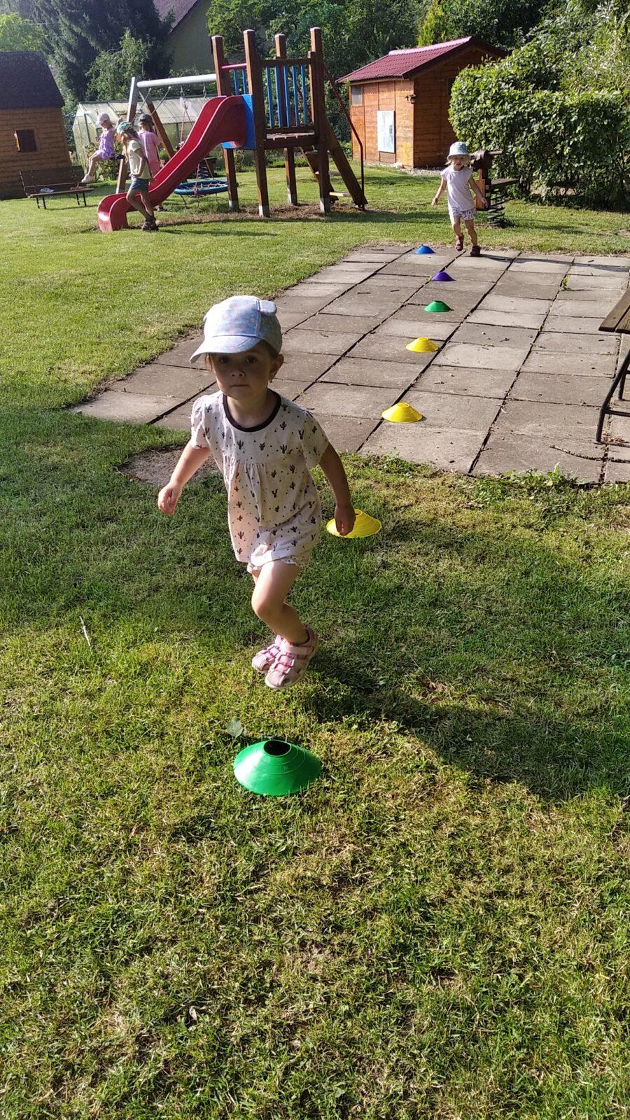 TÝDENNÍ PROJEKT 2 : ,,OD KYTIČKY K MEDU“ - 42