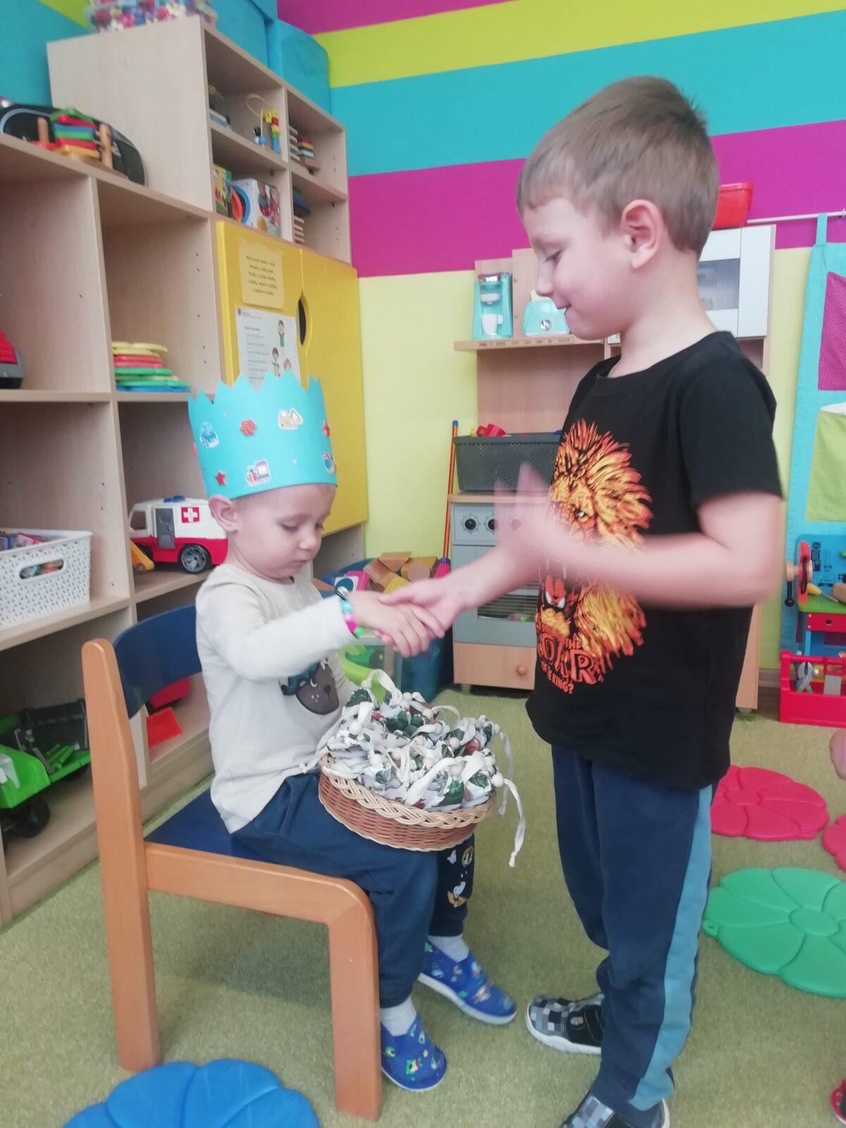 SLAVÍME - Pája měl narozeniny - 3