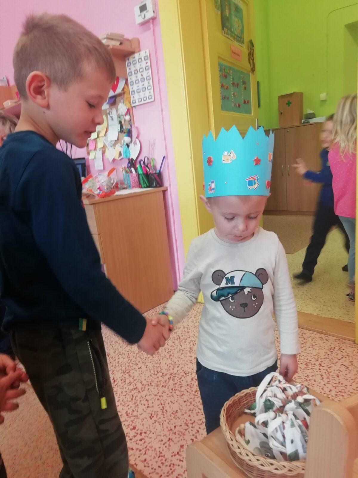 SLAVÍME - Pája měl narozeniny - 17