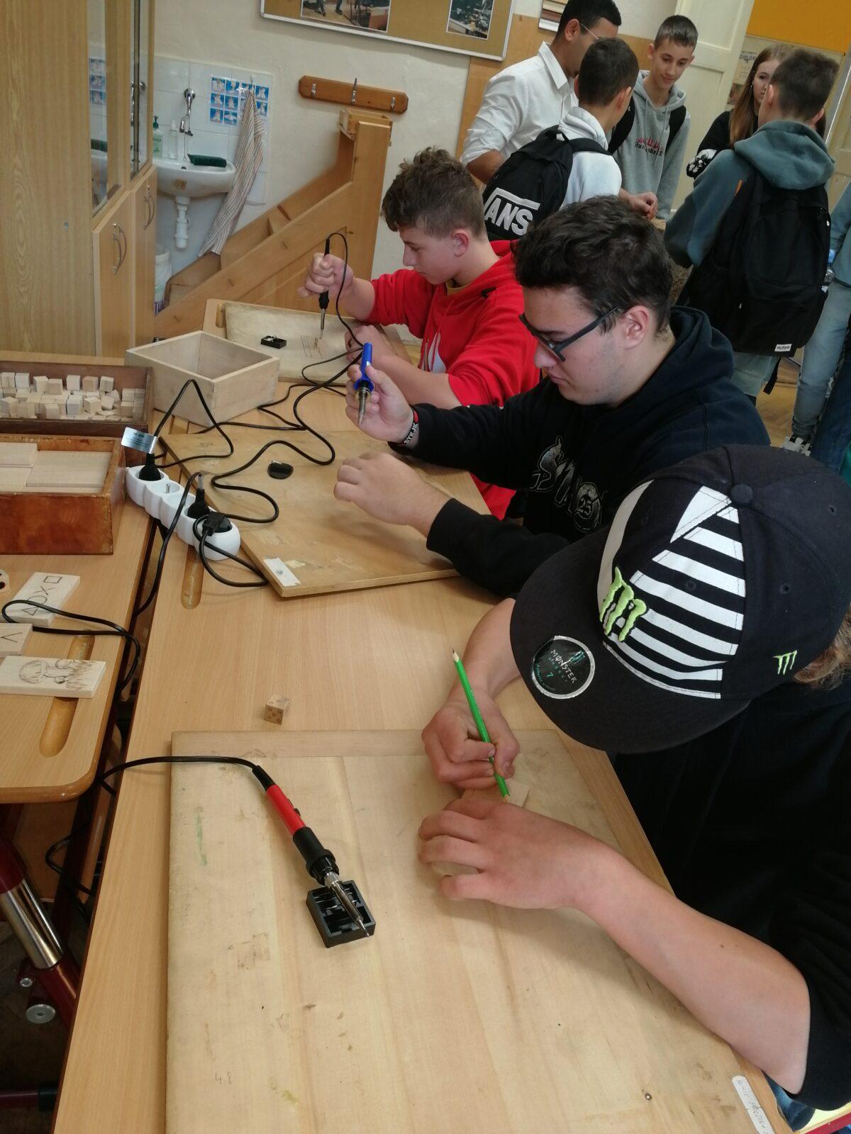 Úspěch našich deváťáků na TECHNOhrátkách - 3