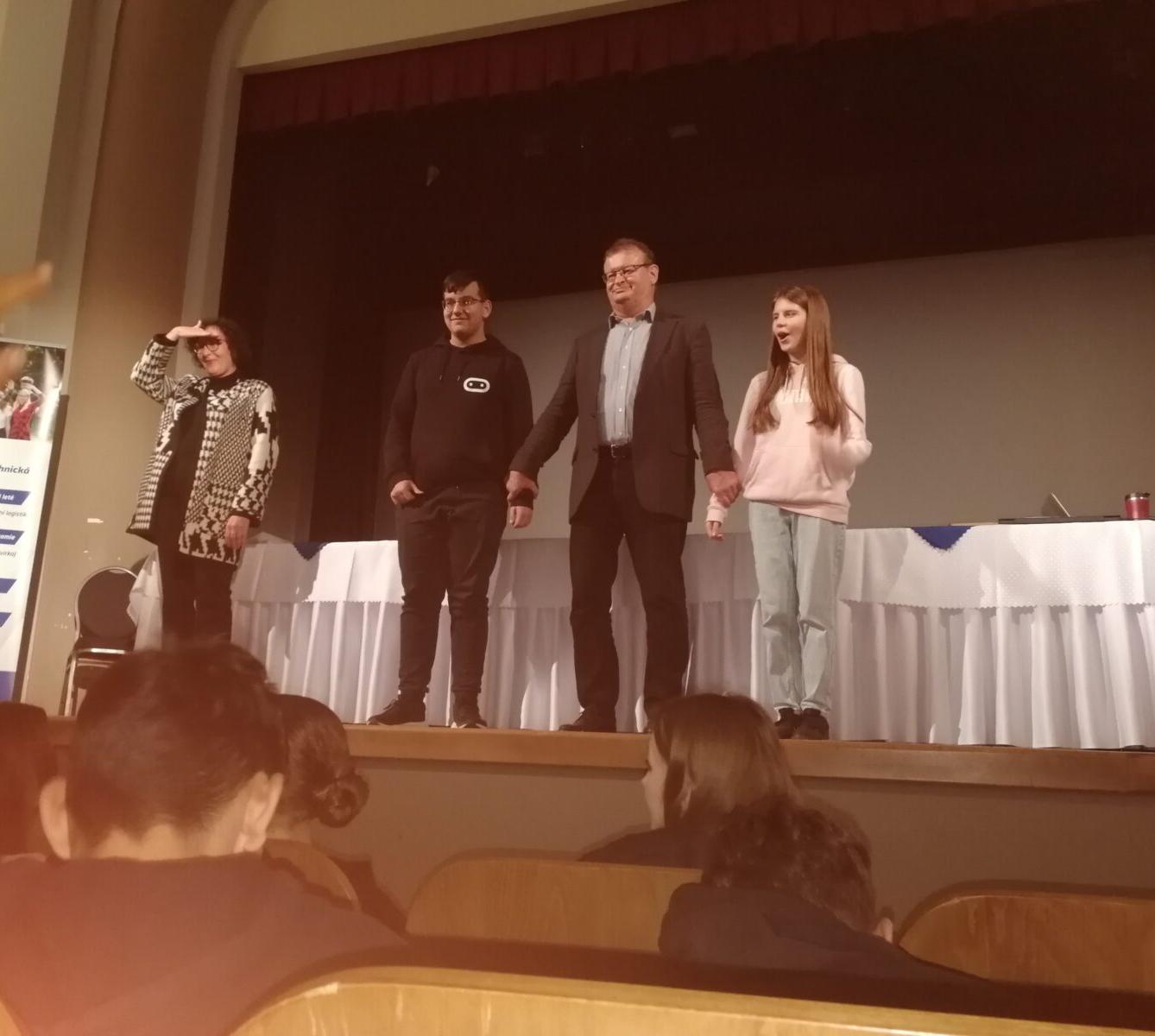 Úspěch našich deváťáků na TECHNOhrátkách - 8