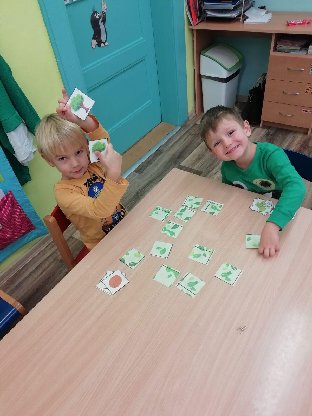 Broučci - Listí žloutne, poletuje - 12