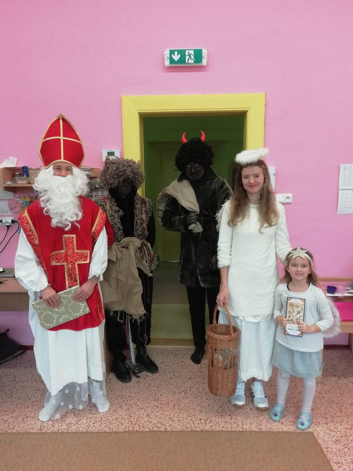 Mikuláš, anděl a čertíci ve školce - 22