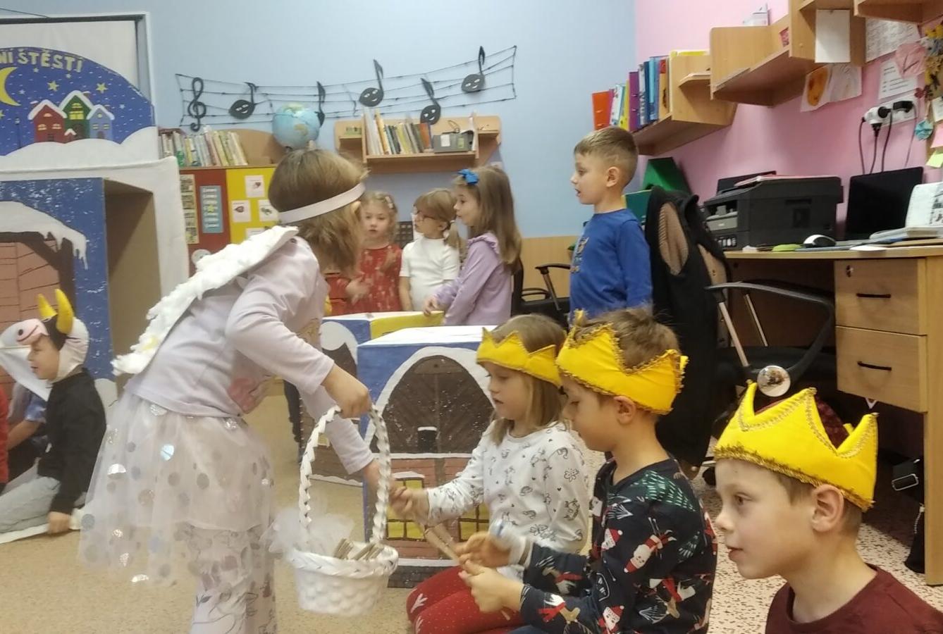 broučci a sovičky: těšíme se na vánoce, nadílka - 7