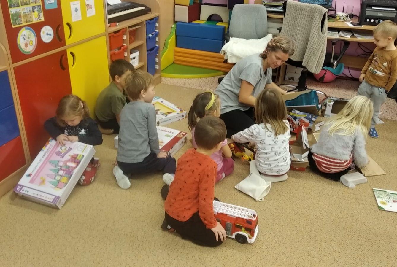 broučci a sovičky: těšíme se na vánoce, nadílka - 37