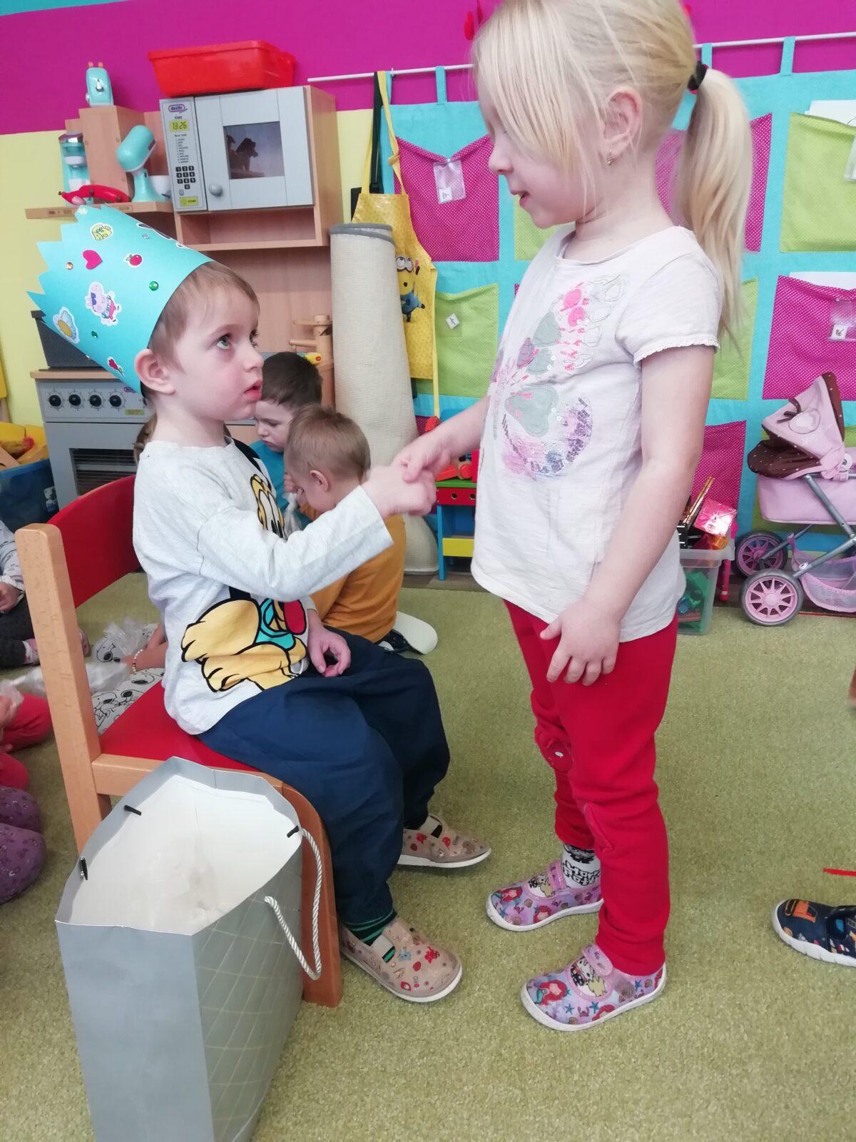 Broučci: Miki měl narozeniny - 12