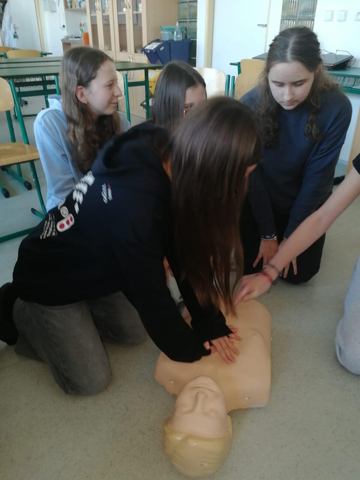 1. pomoc u osmáků - 4