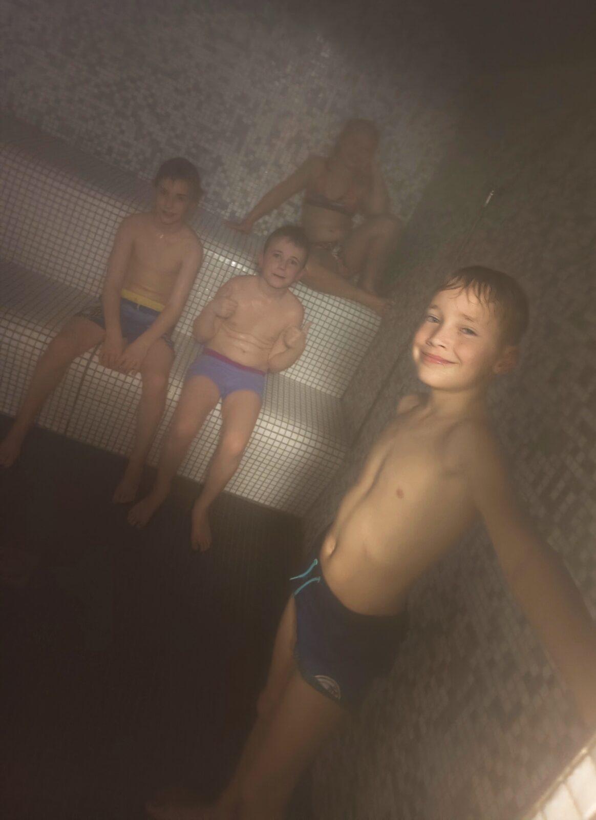 18. 3. Plavecký výcvik - 2. třída, 3. A, 3. B - 1