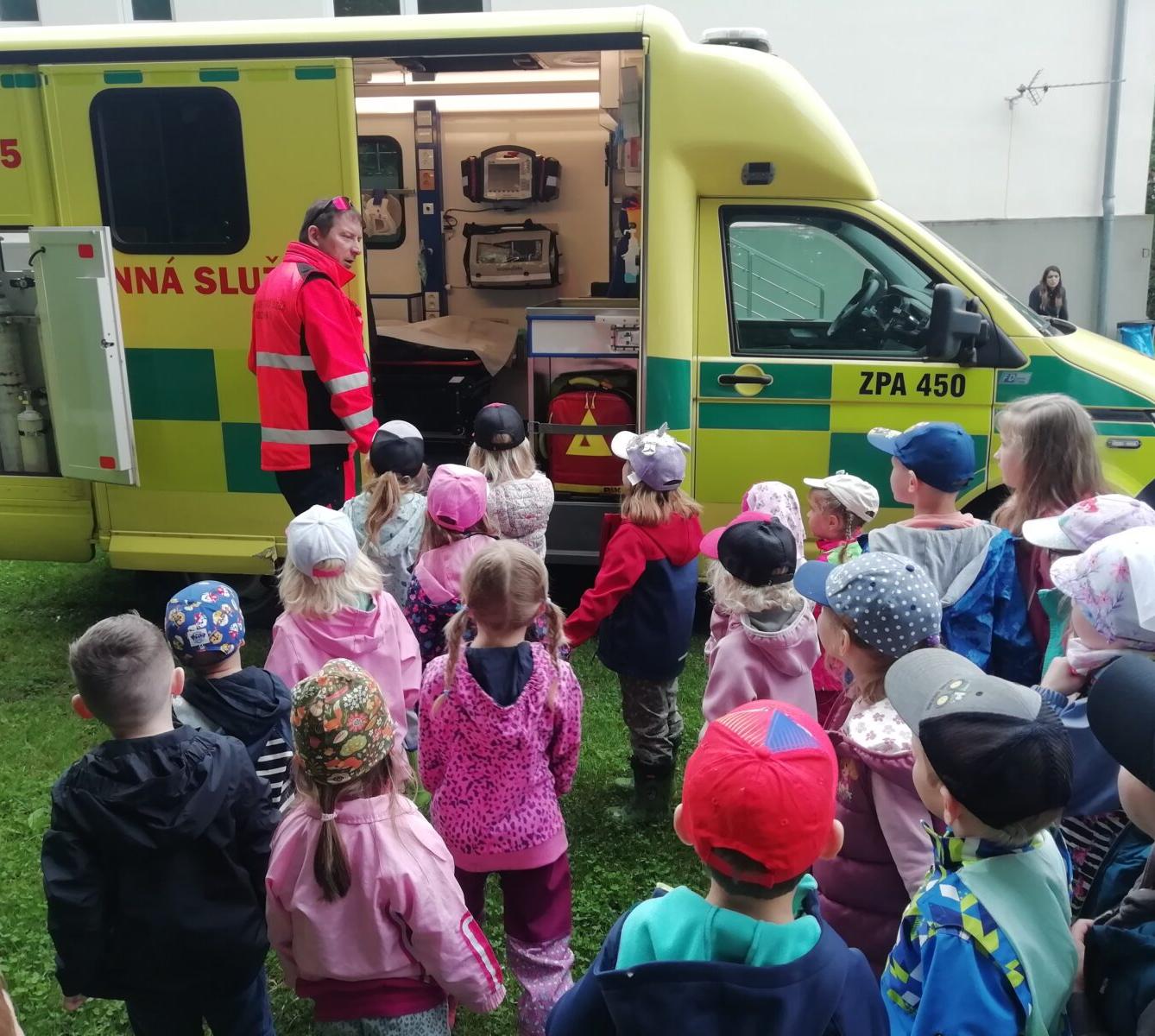 PŘEKVAPENÍ PRO DĚTI - ZÁCHRANKA - 4