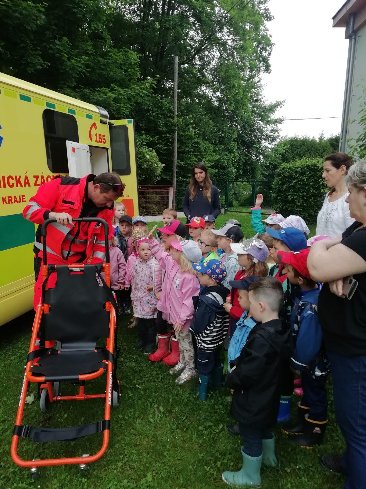 PŘEKVAPENÍ PRO DĚTI - ZÁCHRANKA - 6