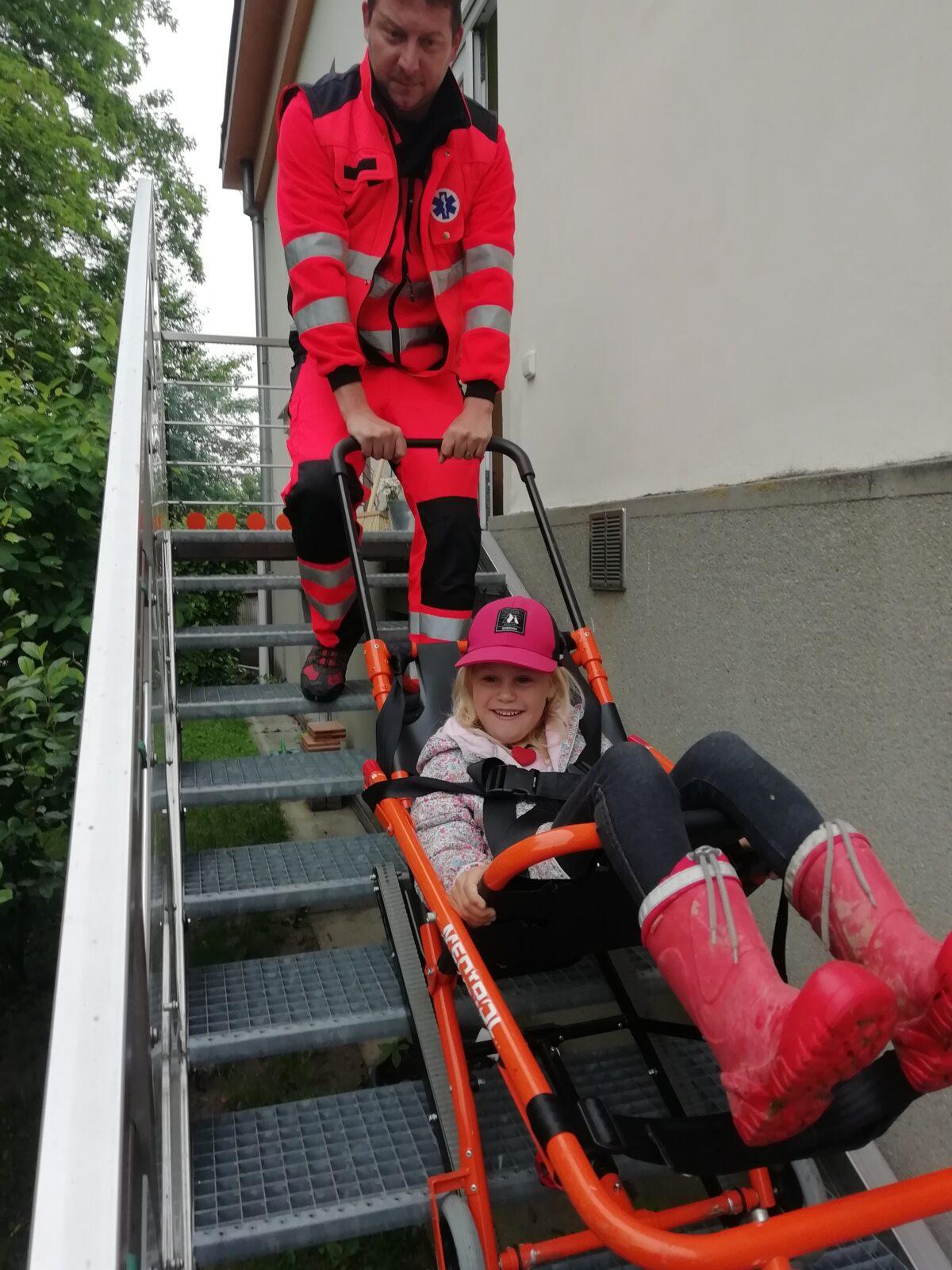 PŘEKVAPENÍ PRO DĚTI - ZÁCHRANKA - 8