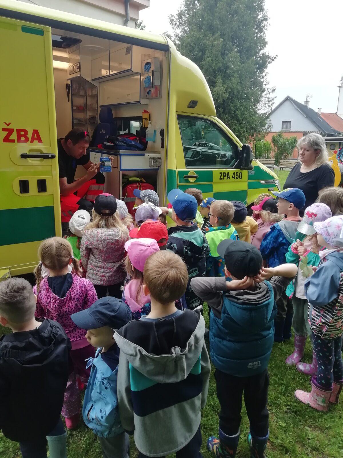 PŘEKVAPENÍ PRO DĚTI - ZÁCHRANKA - 12