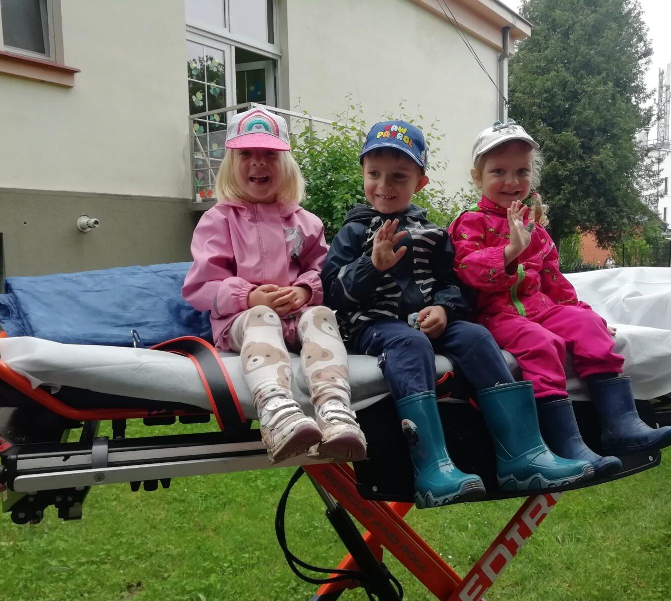 PŘEKVAPENÍ PRO DĚTI - ZÁCHRANKA - 20