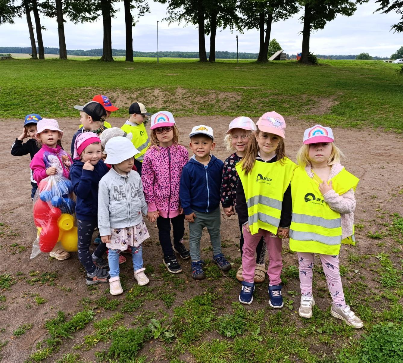 broučci: sportujeme... - 24