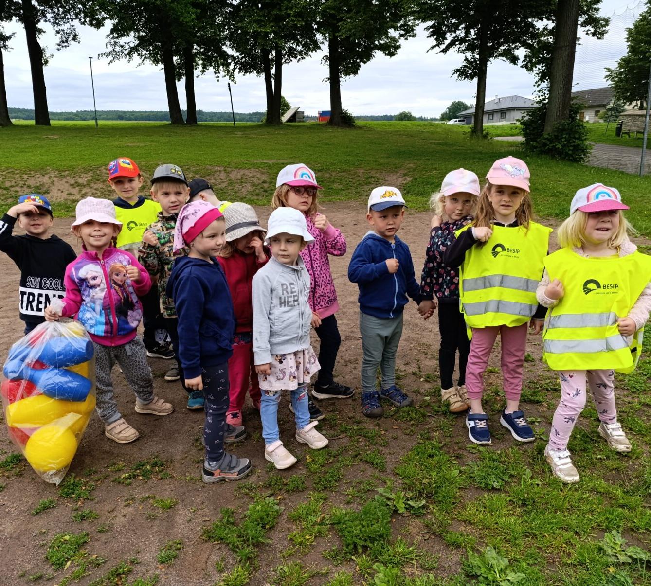 broučci: sportujeme... - 25