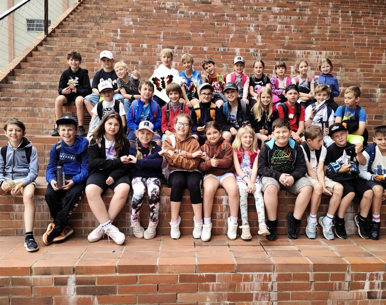 Třeťáci ve Sféře - 2