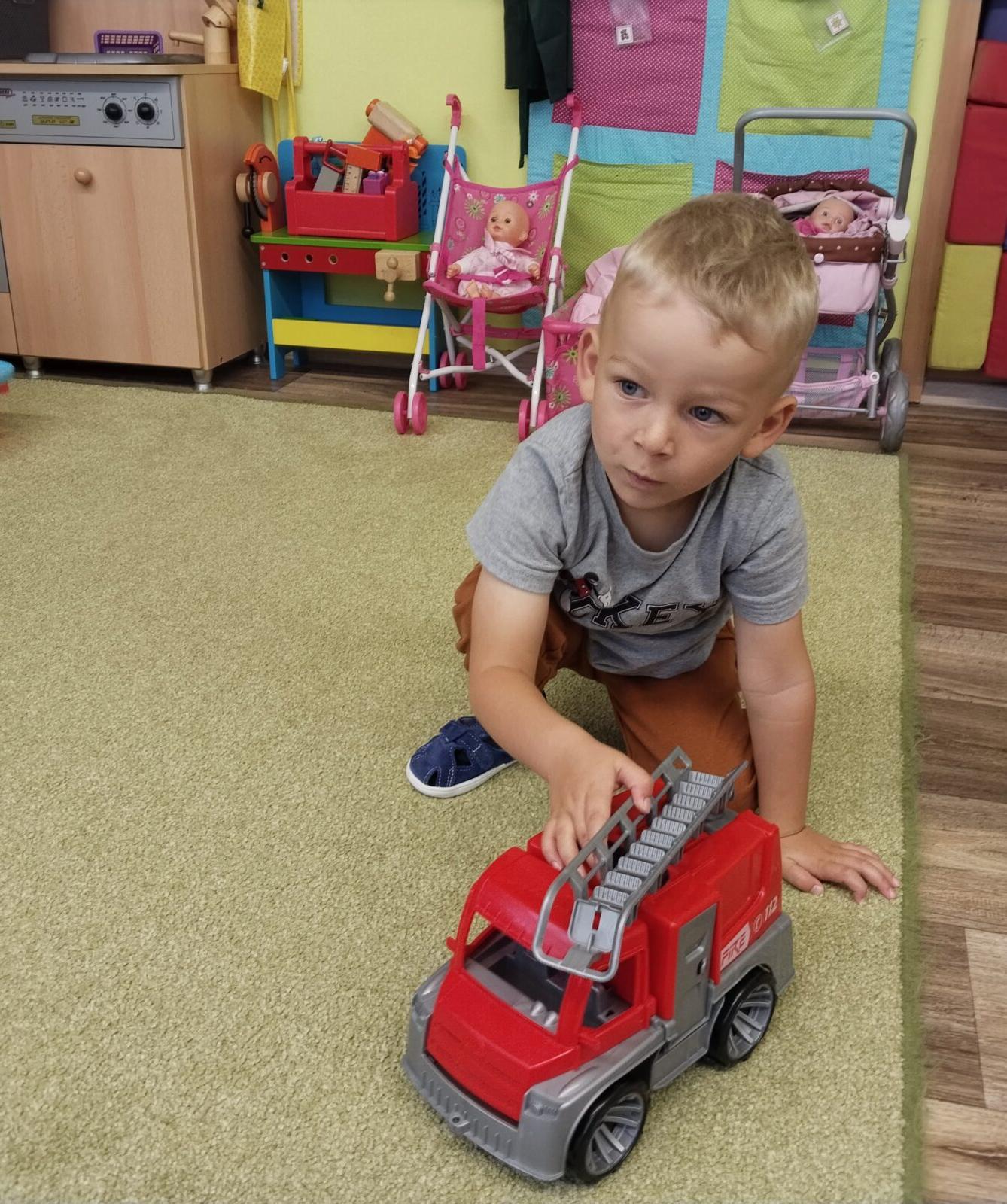 BROUČCI - VŮNĚ JABLÍČKA - 26