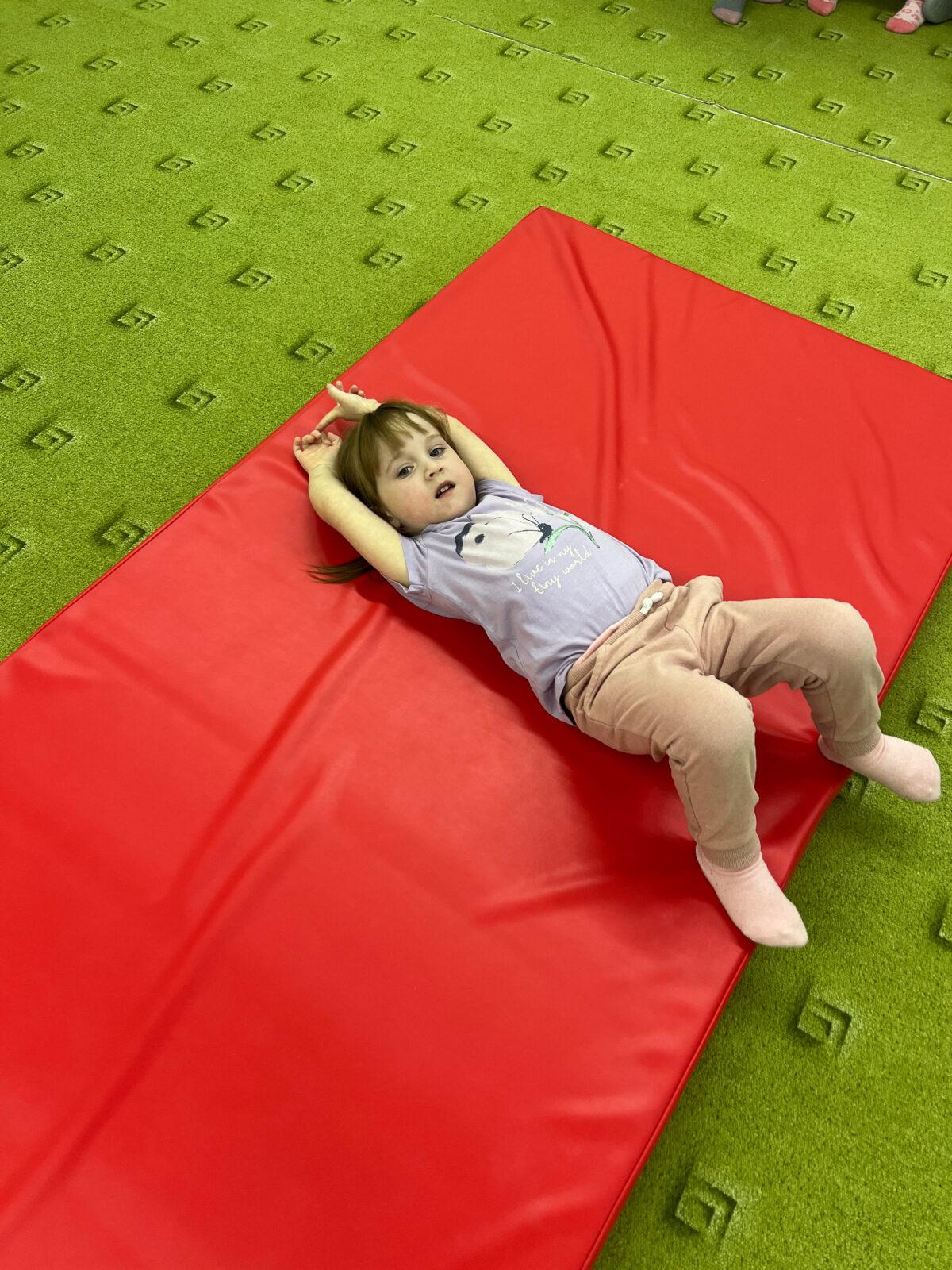 BROUČCI: CVIČÍME V TĚLOCVIČNĚ - 28