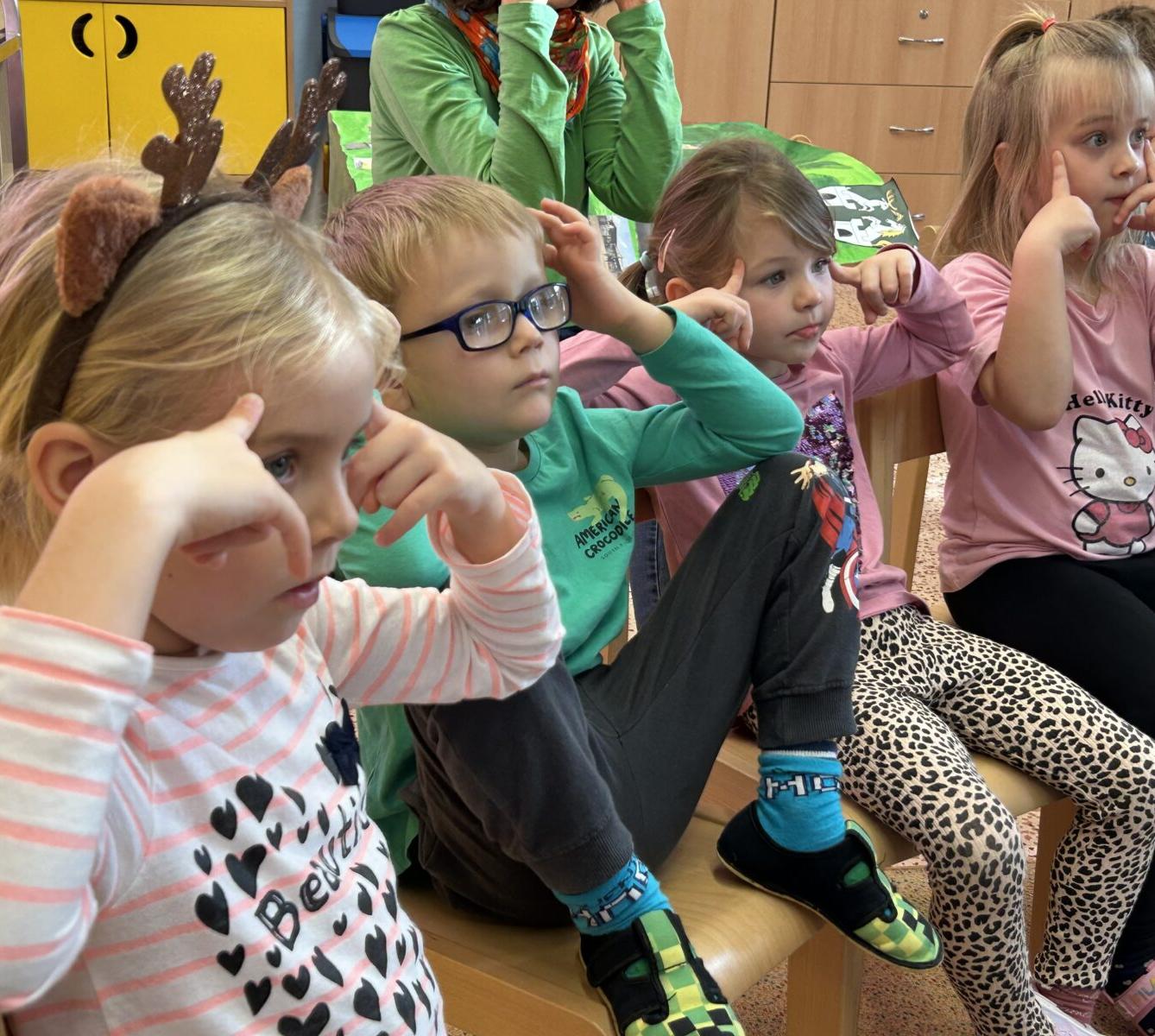 PŘIJEL K NÁM KOUZELNÍK - 14