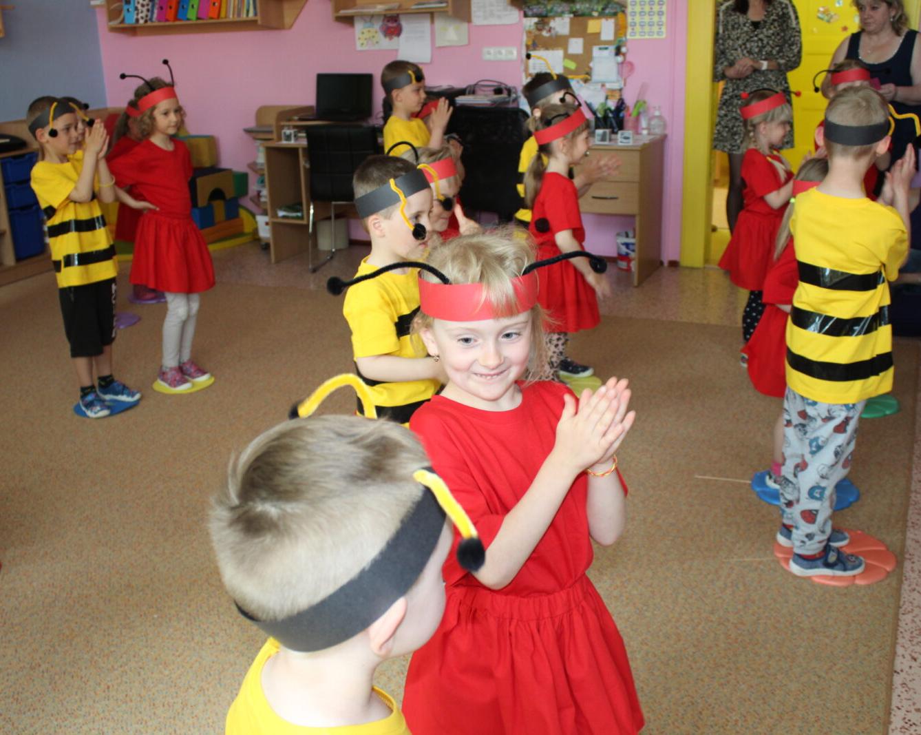 broučci a sovičky:besídka pro maminky - 4