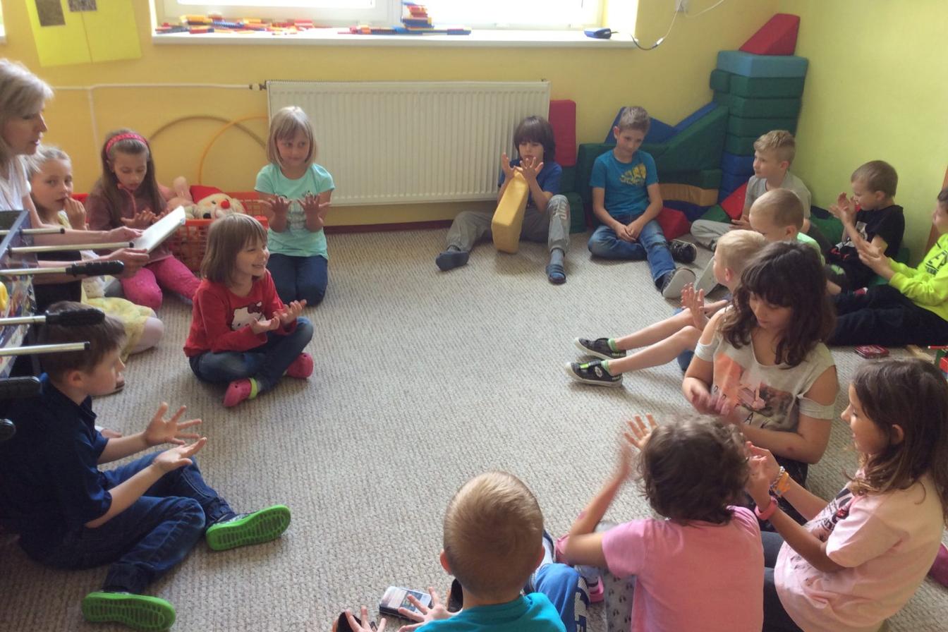 ,,ZLATÉ" RUČIČKY - svátek rukou