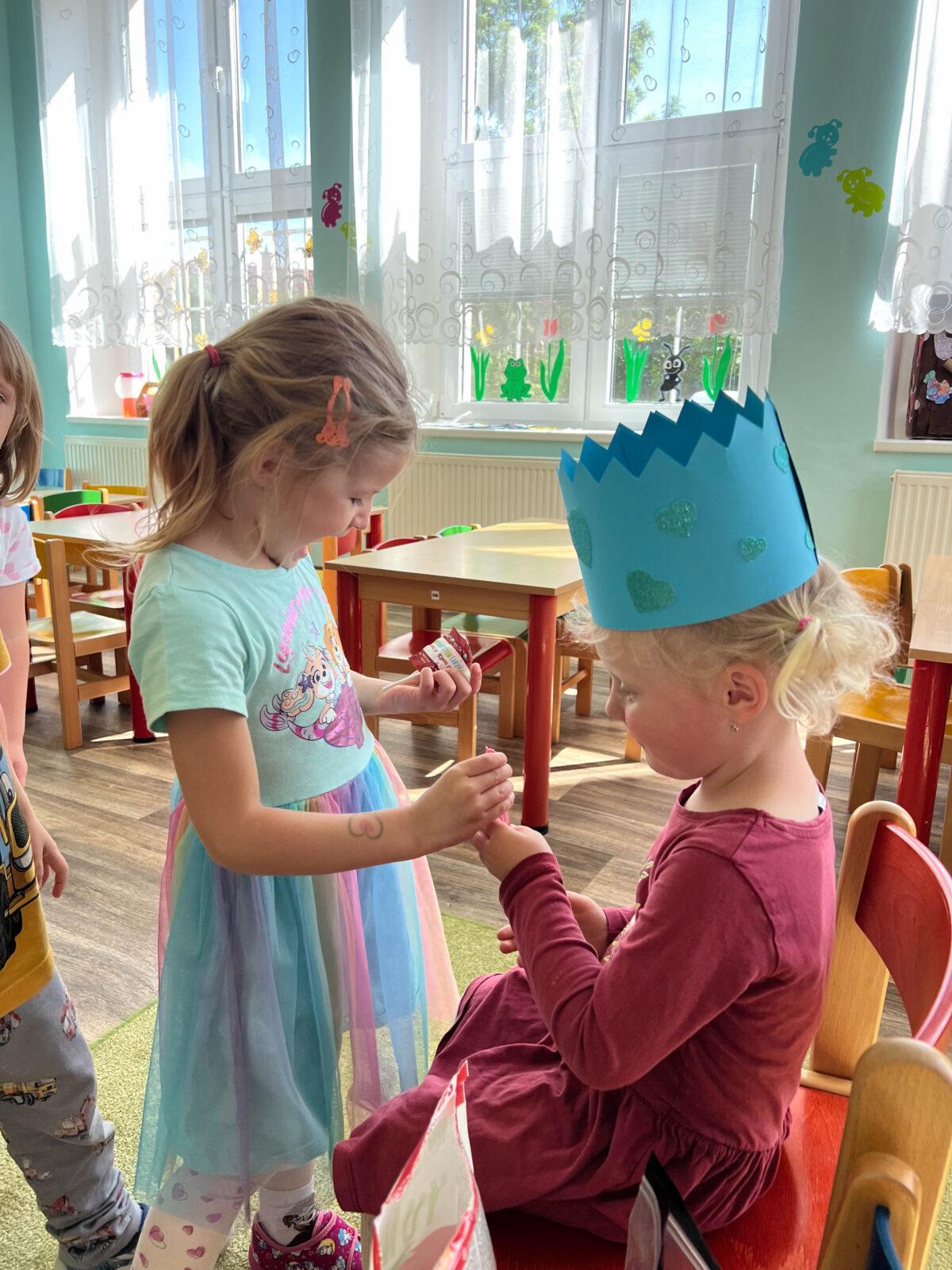 SLAVÍME: ESTERKA MĚLA NAROZENINY - 4