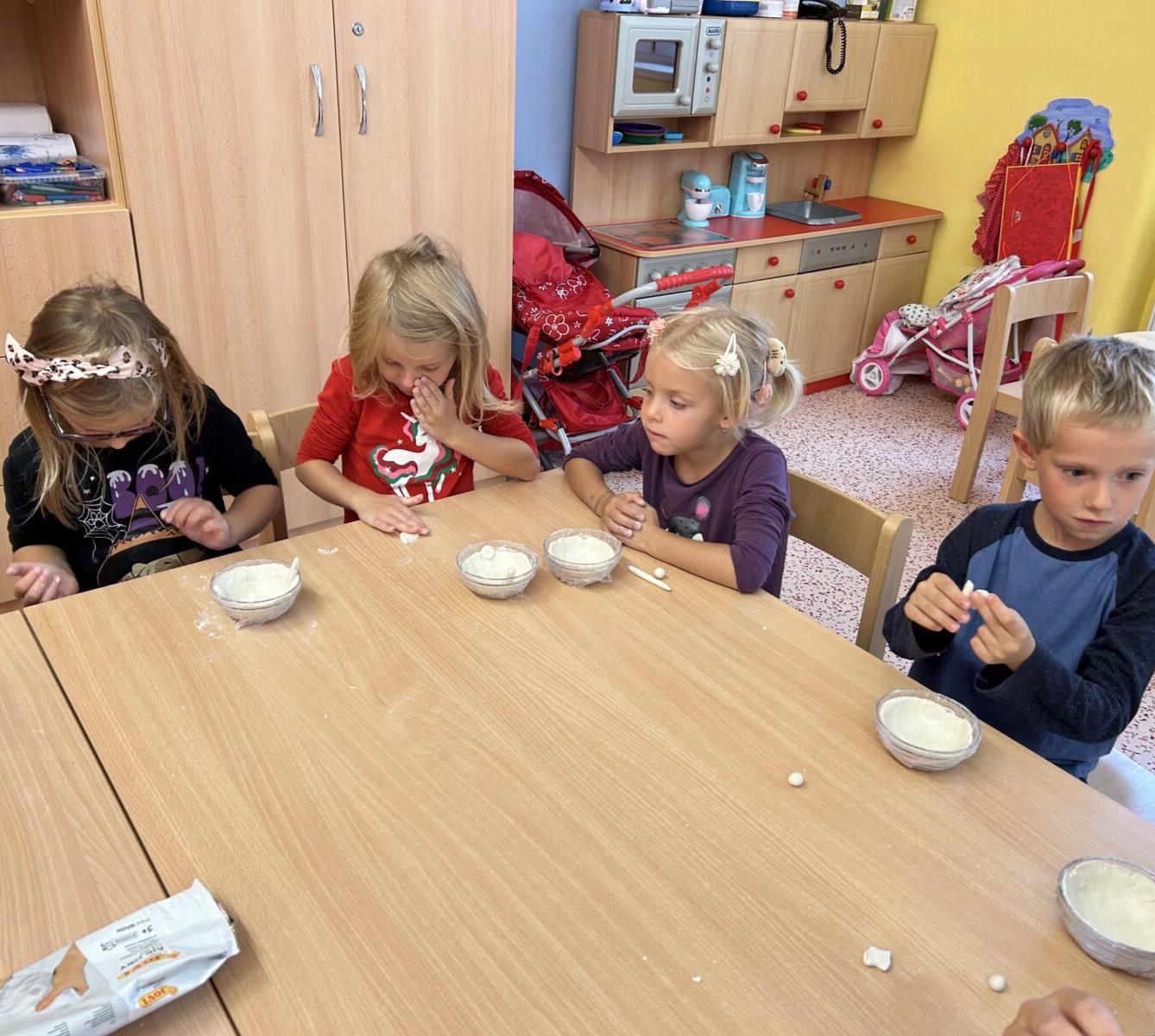 SOVIČKY: ,,ČAS JABLÍČKOVÉ VŮNĚ" - 18