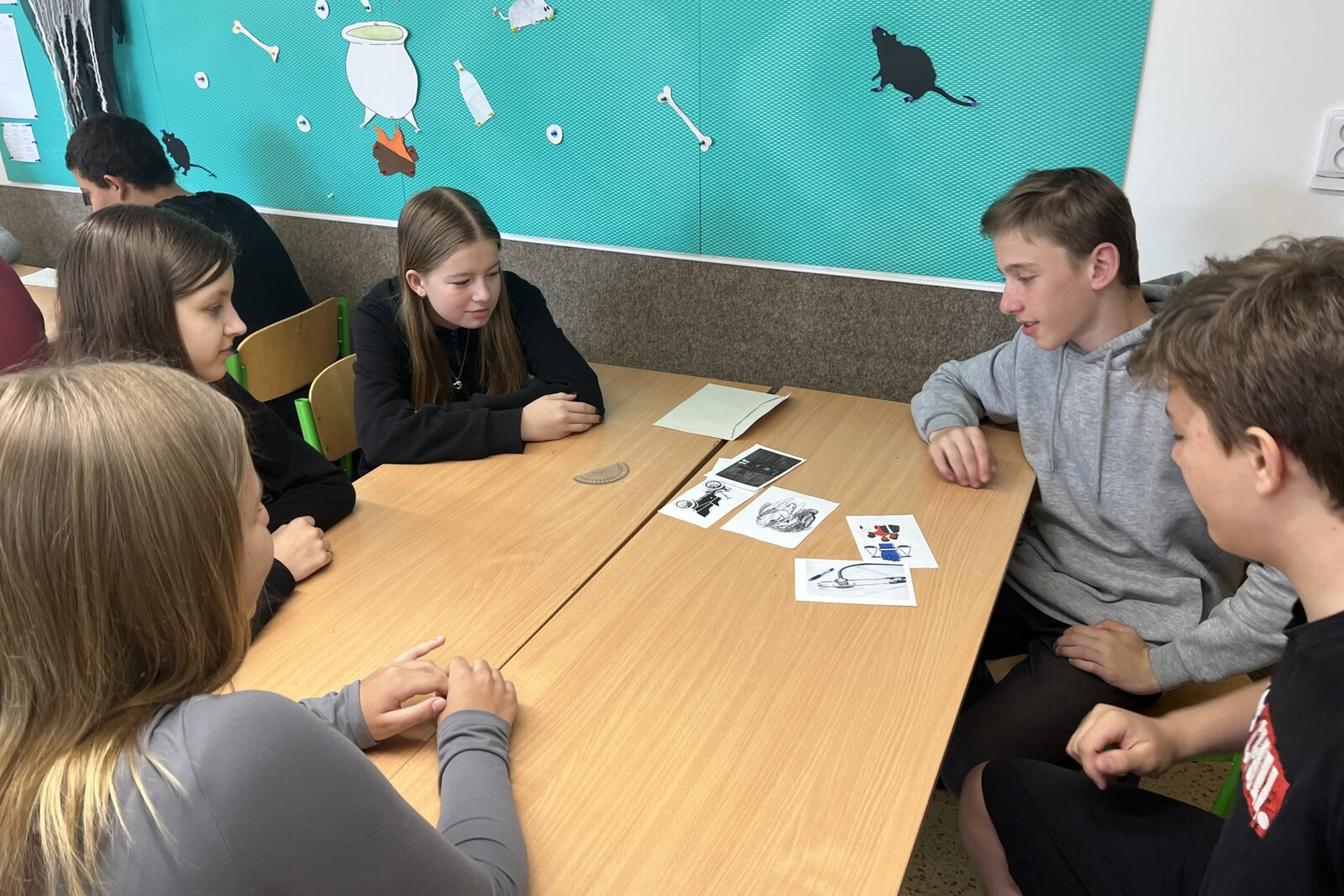 Sedmáci v zajetí detektivek