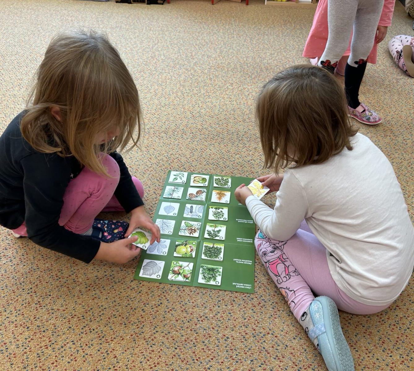 SOVIČKY: LISTÍ ŽLOUTNE, POLETUJE - 18