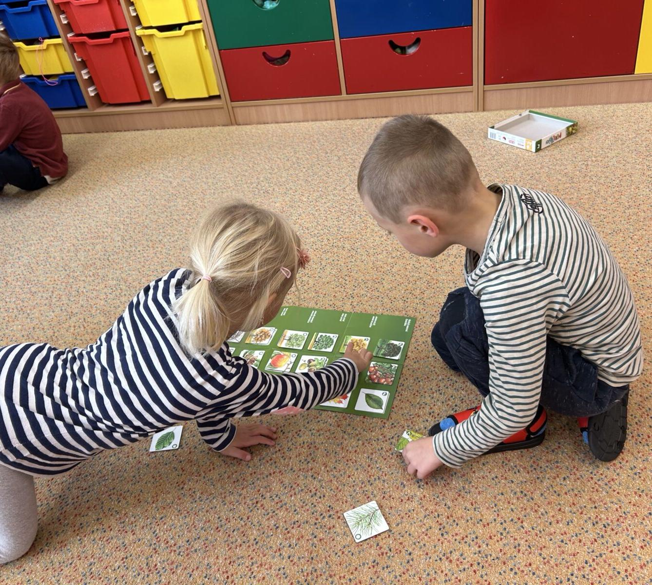 SOVIČKY: LISTÍ ŽLOUTNE, POLETUJE - 19