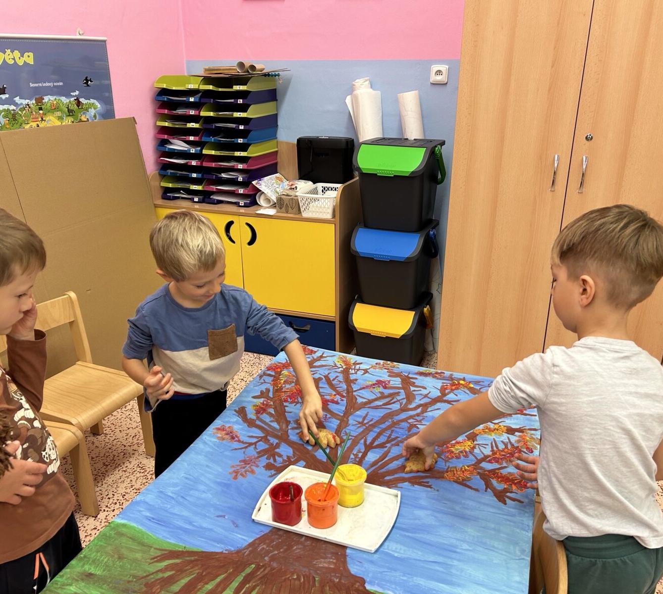 SOVIČKY: LISTÍ ŽLOUTNE, POLETUJE - 33