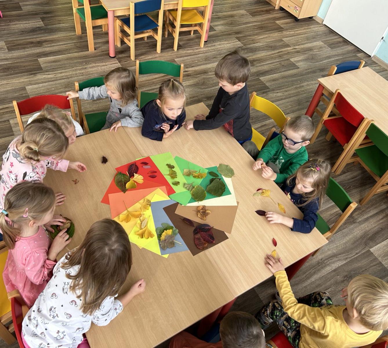 SOVIČKY: LISTÍ ŽLOUTNE, POLETUJE - 36