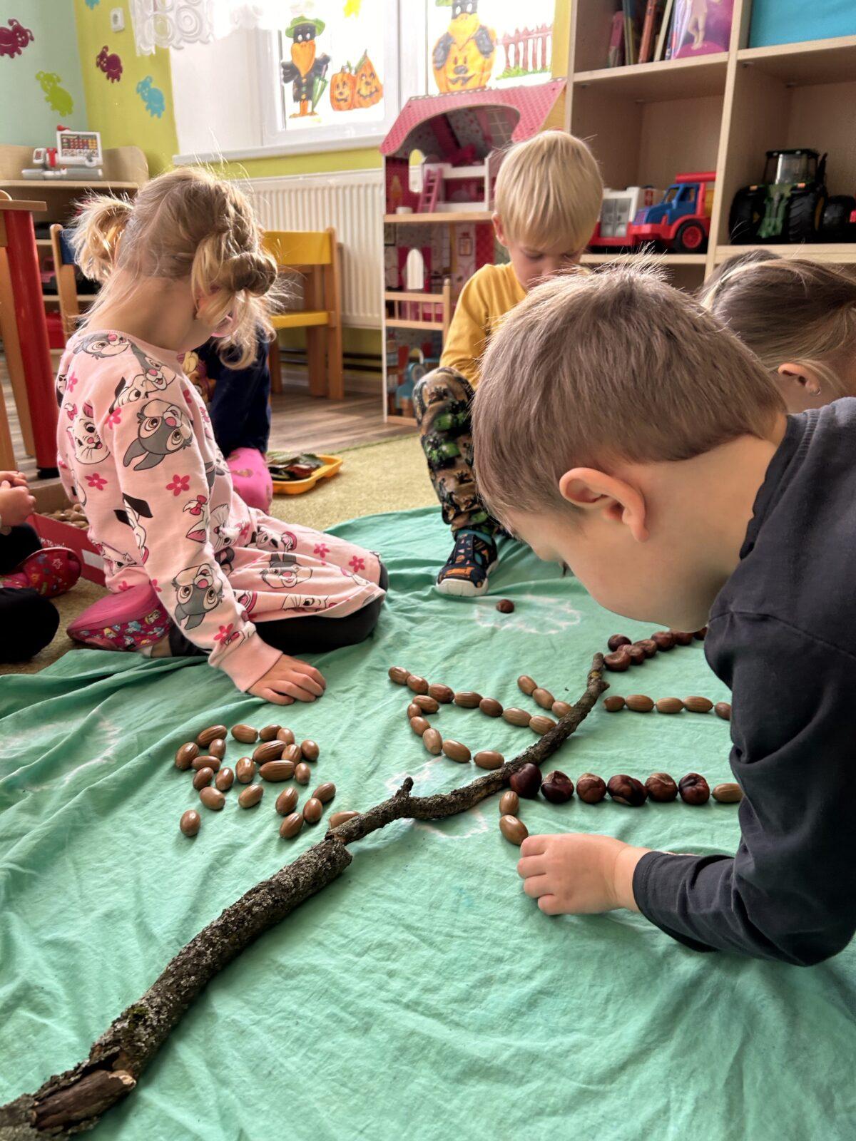 SOVIČKY: LISTÍ ŽLOUTNE, POLETUJE - 38