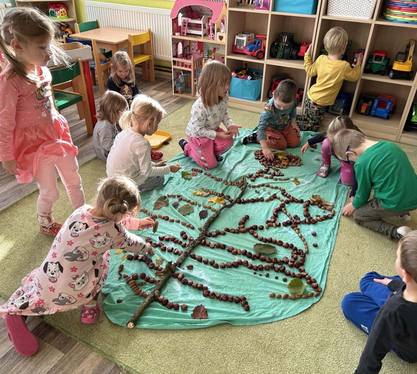 SOVIČKY: LISTÍ ŽLOUTNE, POLETUJE - 40