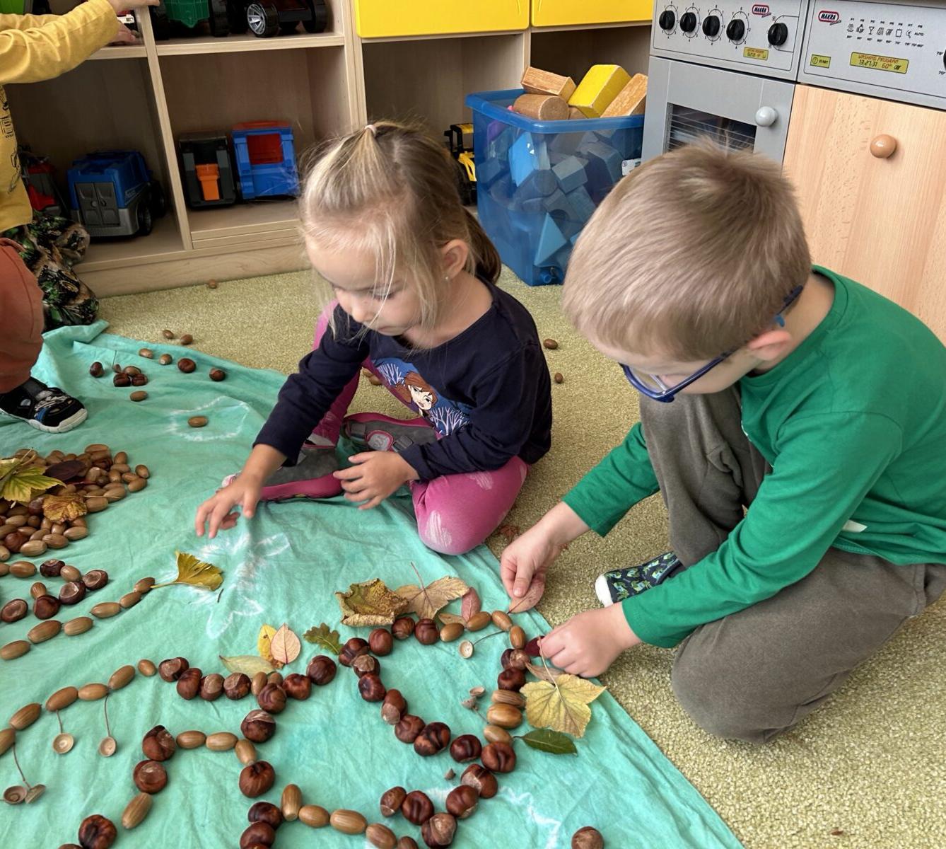 SOVIČKY: LISTÍ ŽLOUTNE, POLETUJE - 41