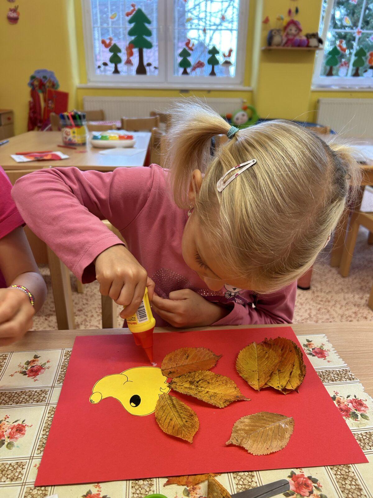 SOVIČKY: LISTÍ ŽLOUTNE, POLETUJE - 52