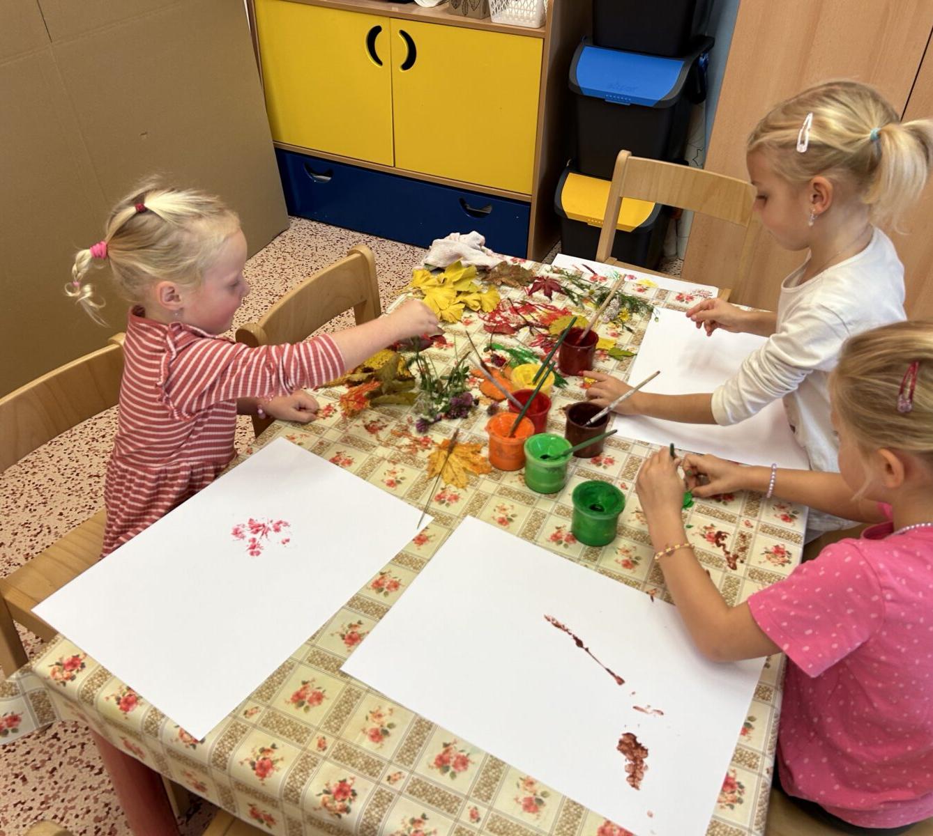 SOVIČKY: LISTÍ ŽLOUTNE, POLETUJE - 56