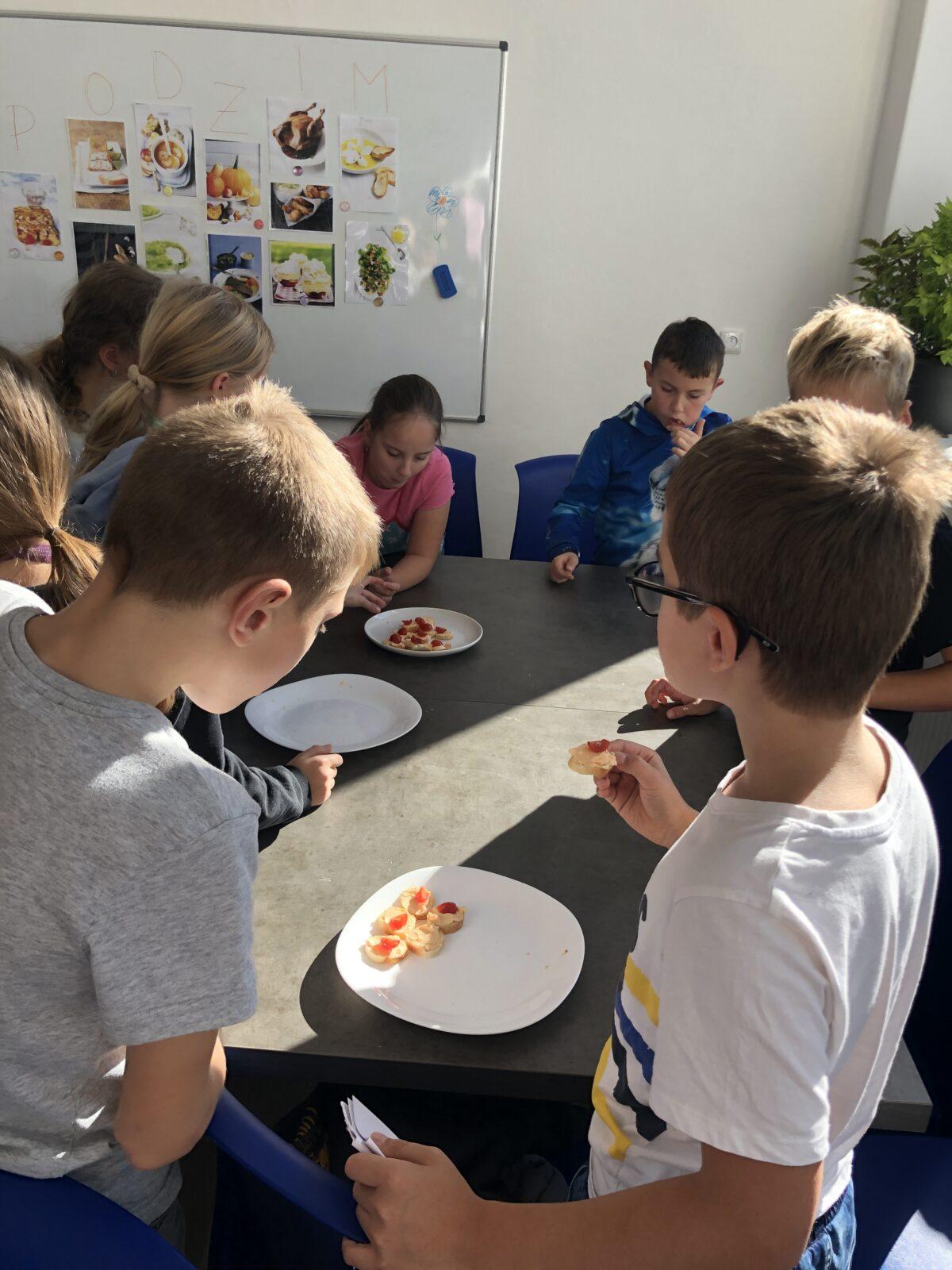 4.A v nové kuchyňce - 8