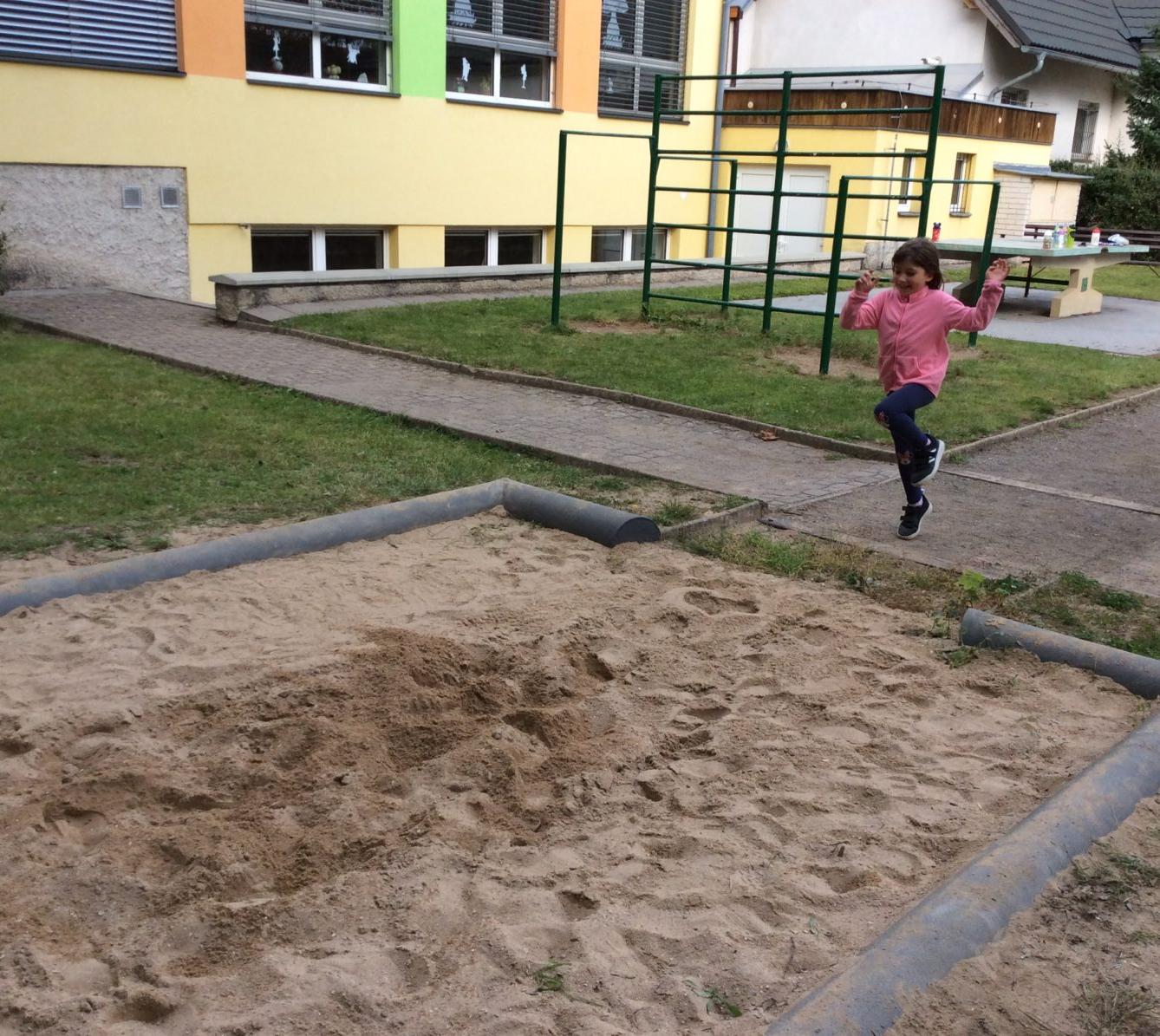 ZÁŘÍ - 2. ODDĚLENÍ - 83