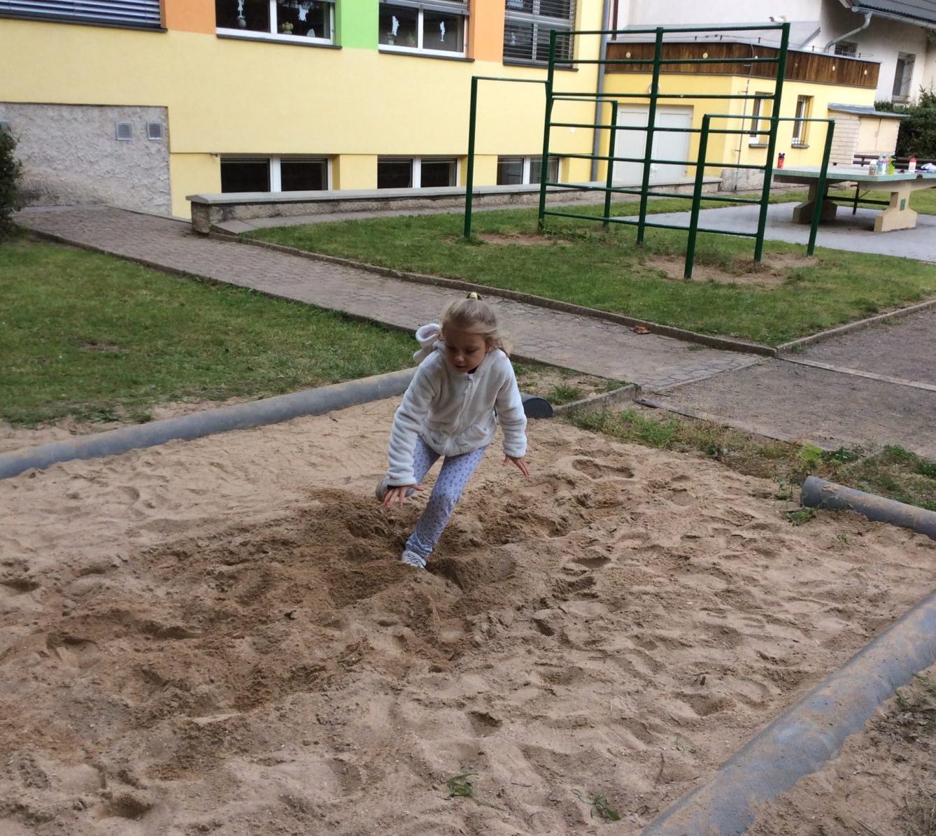 ZÁŘÍ - 2. ODDĚLENÍ - 84