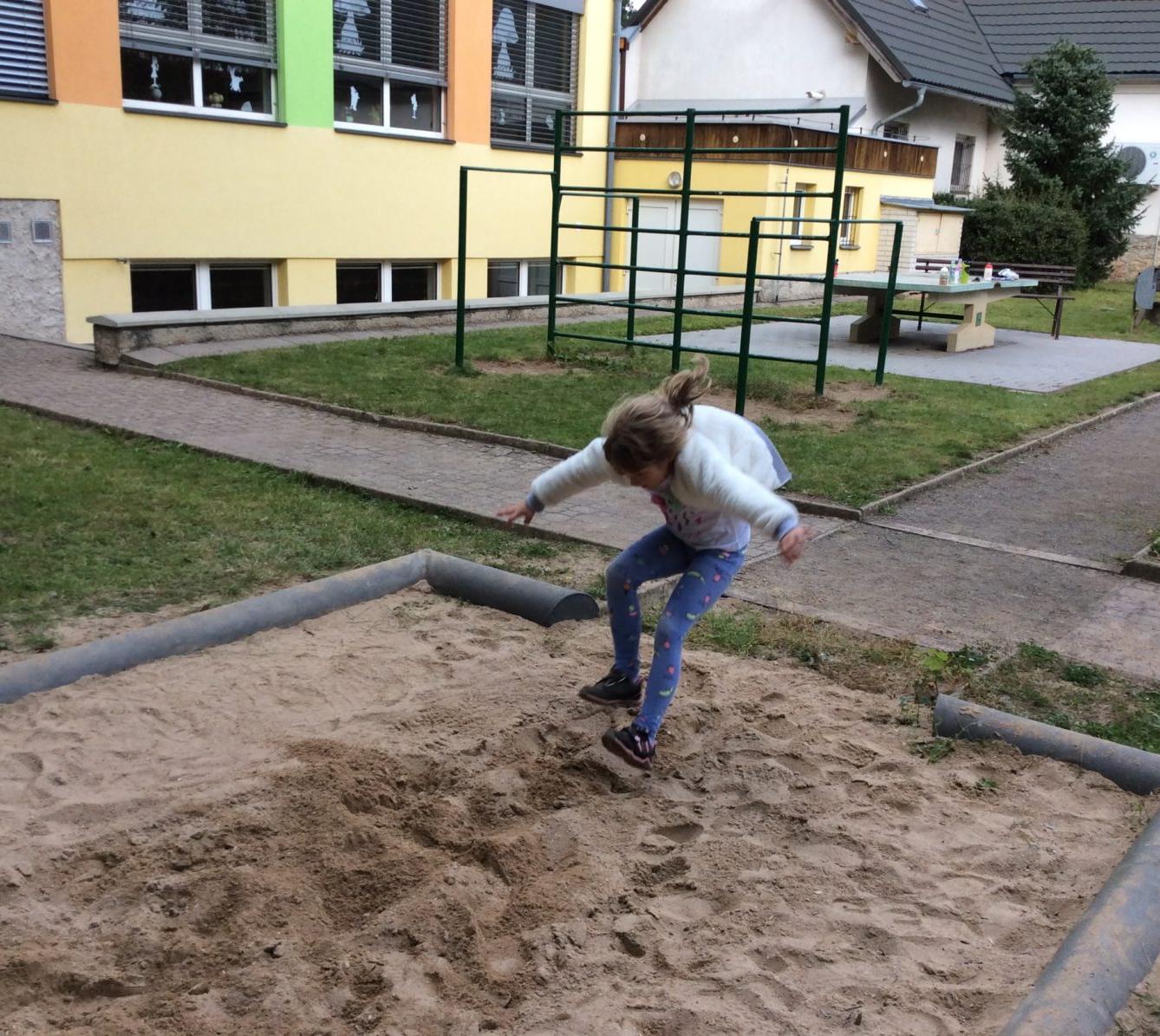 ZÁŘÍ - 2. ODDĚLENÍ - 85