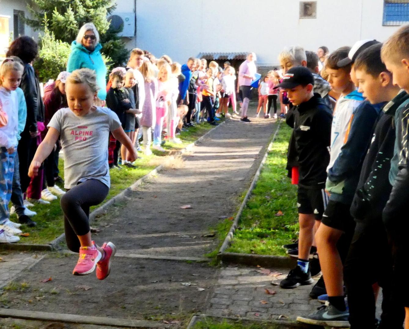 Žabák - soutěž ve skoku dalekém - 4