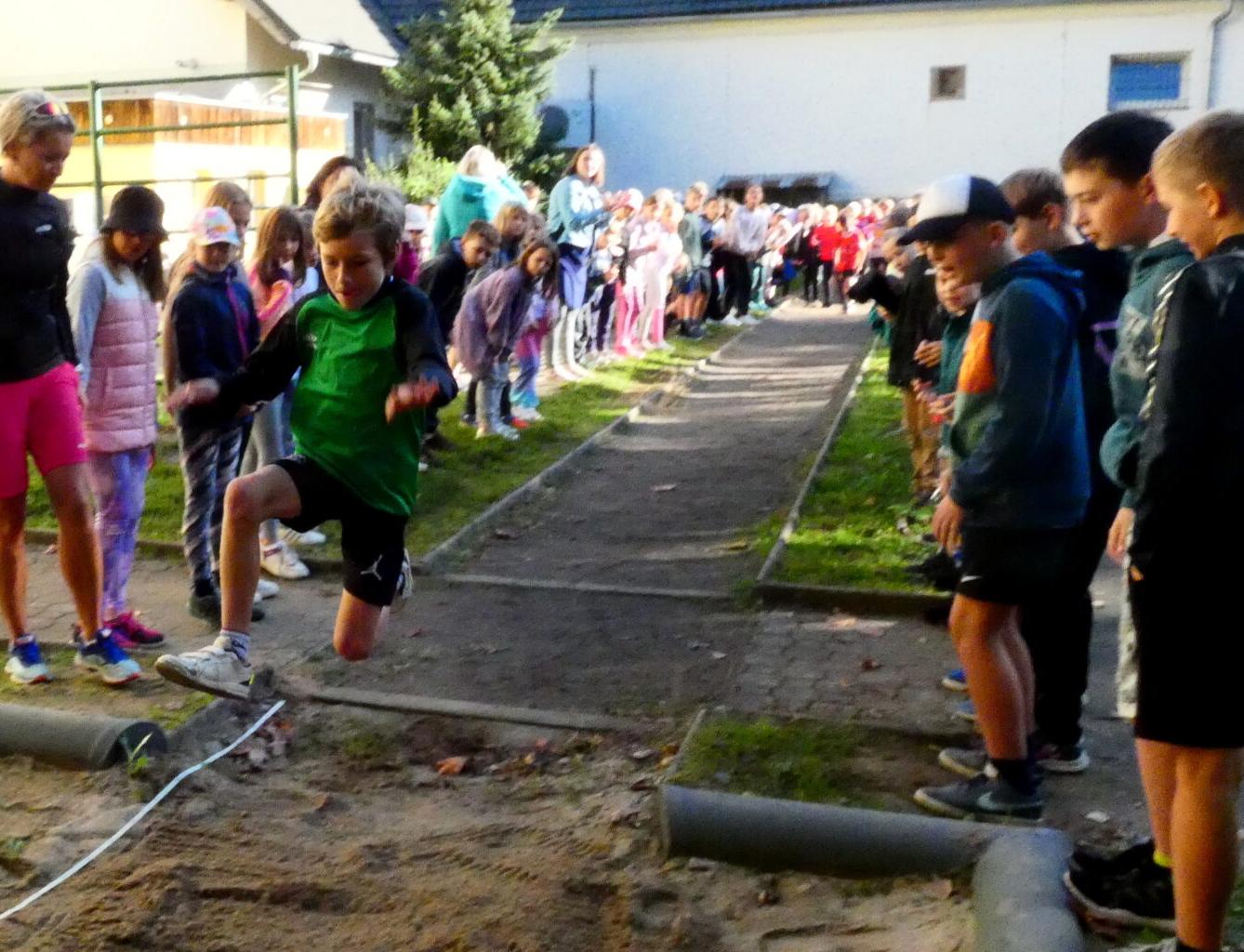 Žabák - soutěž ve skoku dalekém - 5