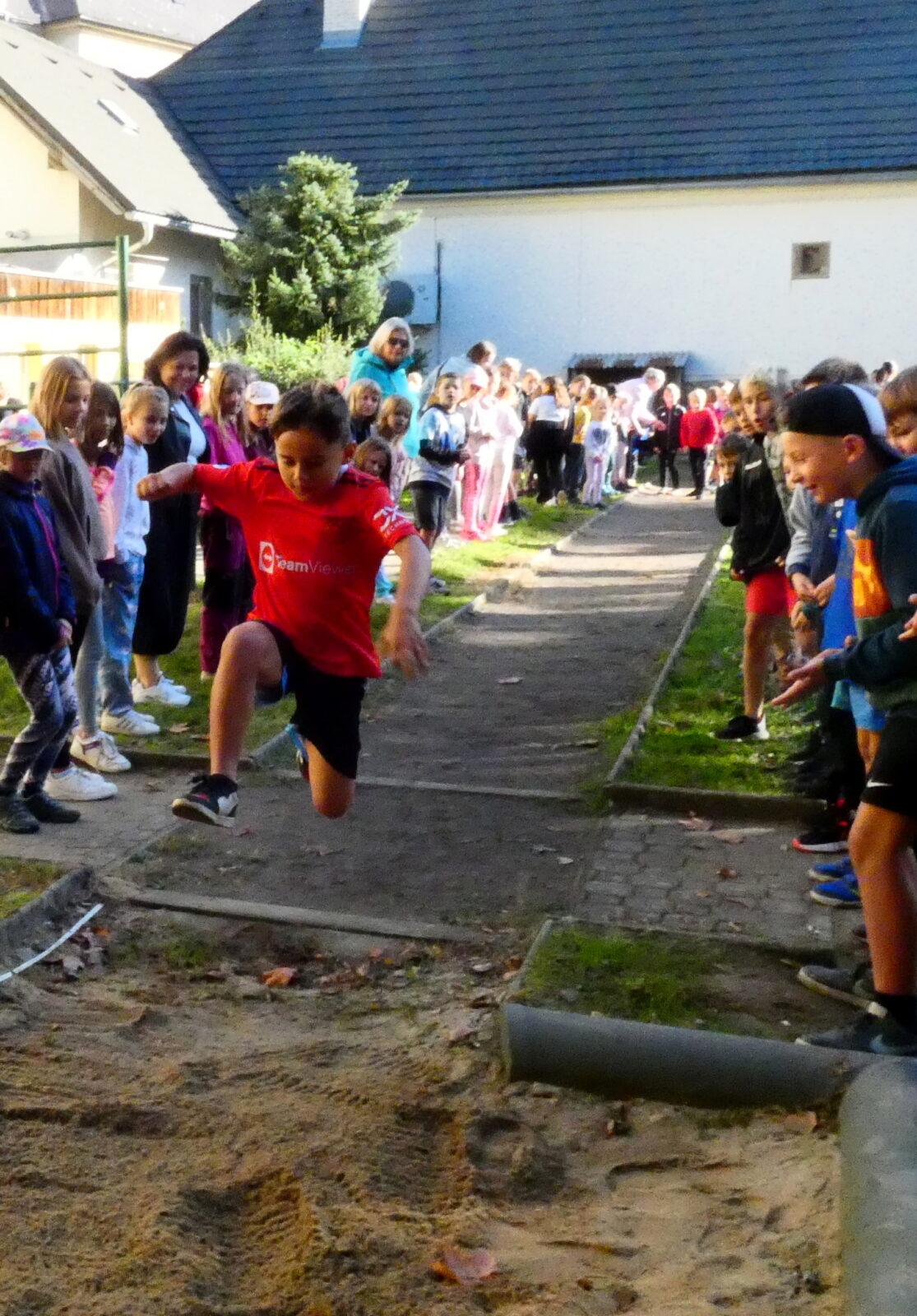 Žabák - soutěž ve skoku dalekém - 6